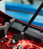 Упоры капота